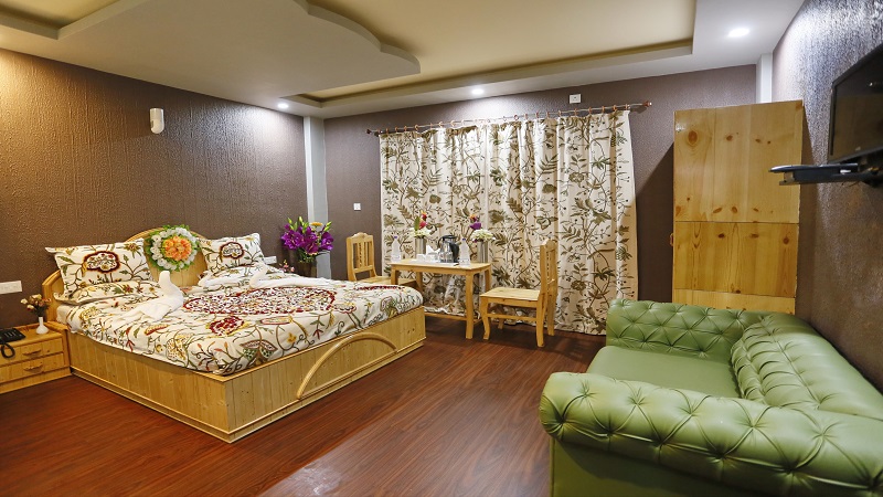 hotel in kashmir